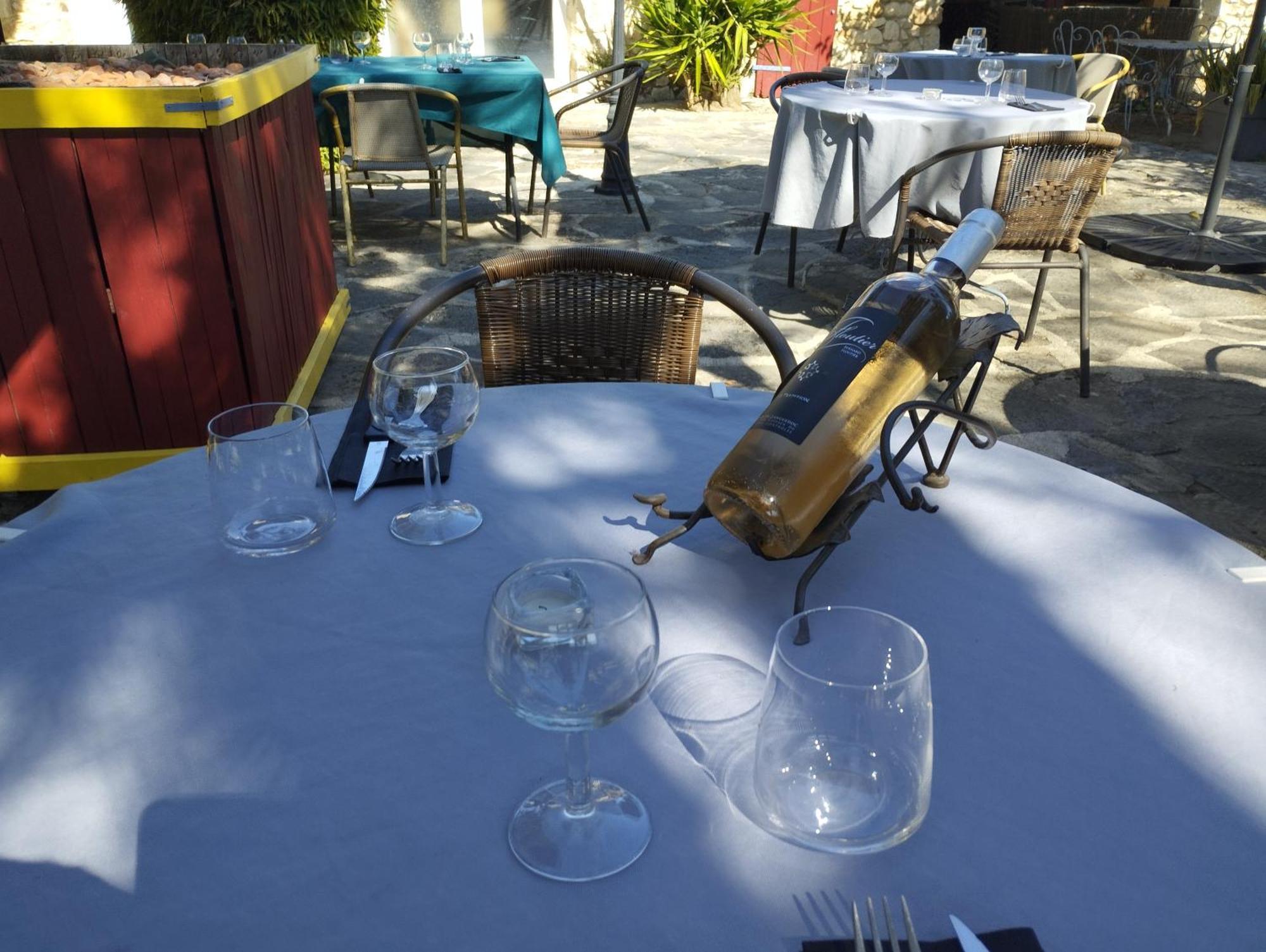 Logis Hotel Restaurant L'Esquielle Saint-Genies-de-Malgoires Exteriér fotografie
